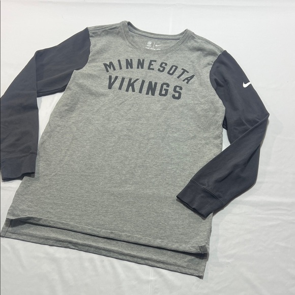 Nike Tops - Nike Minnesota Vikings long sleeve shirt dress size small
